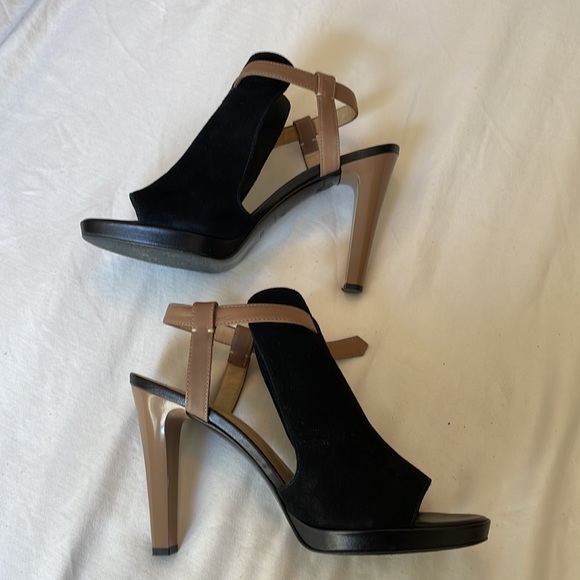 Sandals - Picture 2 of 9